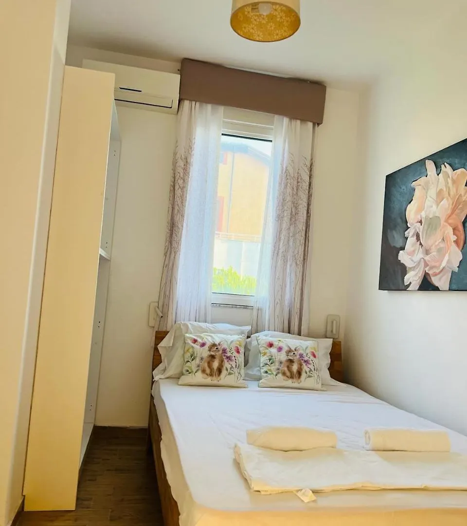 Mia Luxury Apartments Golem  Albania